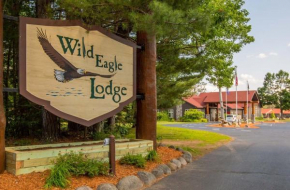 Отель Wild Eagle Lodge  Игл Ривер